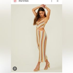 Altar’s state dress